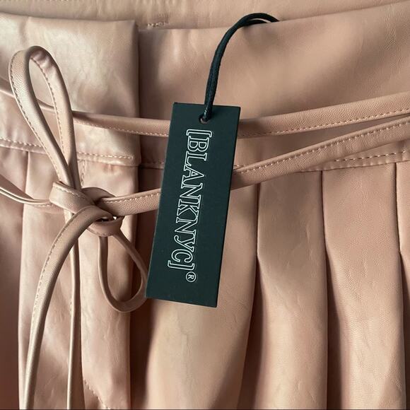 NWT Blank NYC Chelsea Faux leather Pants - Picture 5 of 6